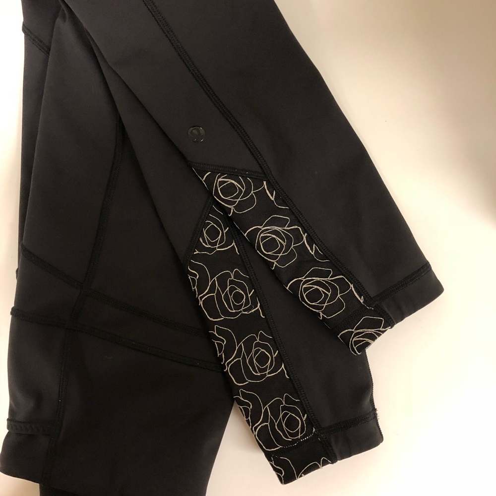 Like new lululemon lucent ice queen tight 4